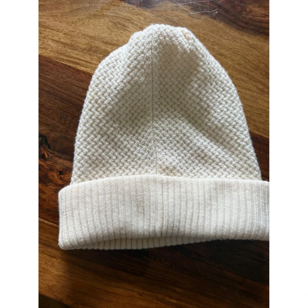 Alo Yoga Merino Wool Blend Beanie Ivory Cream Textured Knit Logo Hat‎ OS